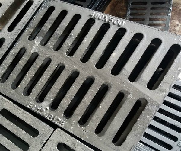 鑄鐵水溝蓋板型號(hào)規(guī)格300x500承載力詳解